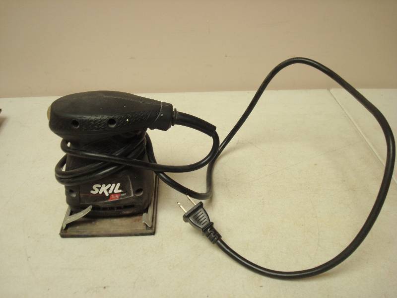 lot 56 image: Electric SKIL Power Sander, Works