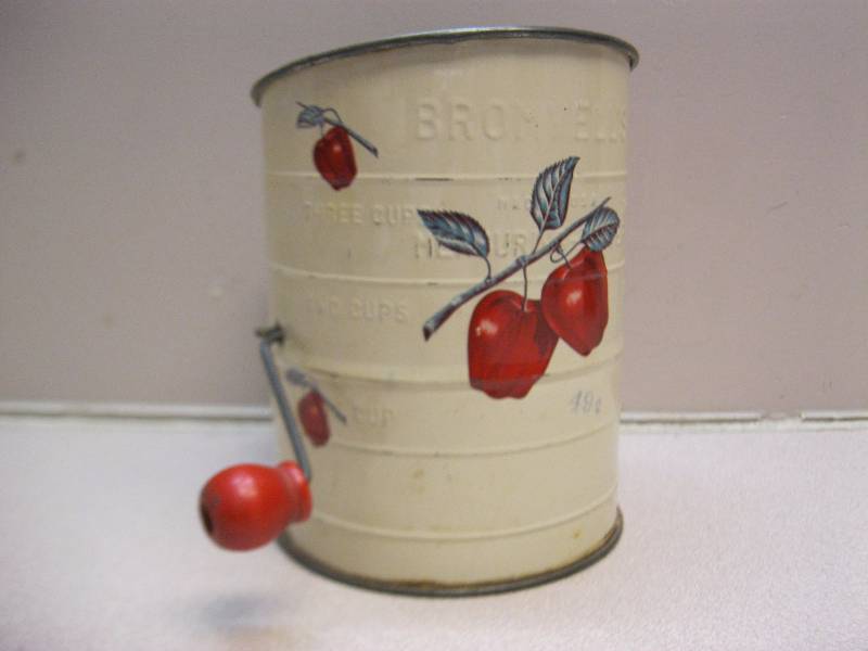lot 60 image: Craft Painted Kitchen Spreader