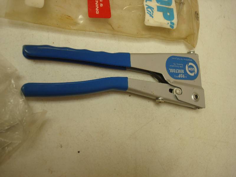 lot 67 image: Rivet Pop Tool