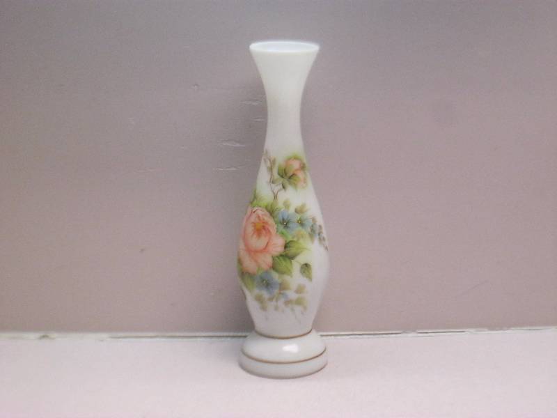 lot 76 image: White With Flowers Glass Decor Vase