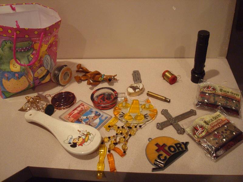 lot 78 image: Bag Filled With Mixed Items