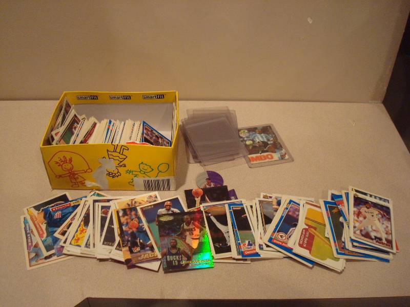 lot 99 image: Box With Mixed Sports Cards