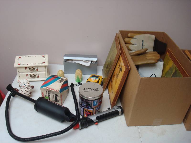 lot 110 image: Box With Some Mixed Items