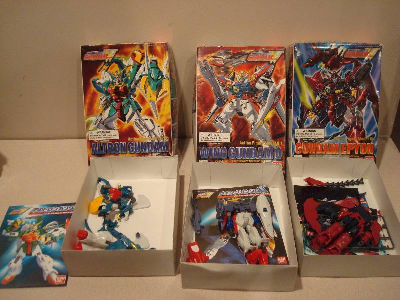 lot 126 image: Lot Of Gundam Model Figures, USED