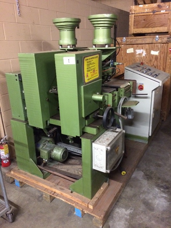 lot 1 image: Automatic riveting machine