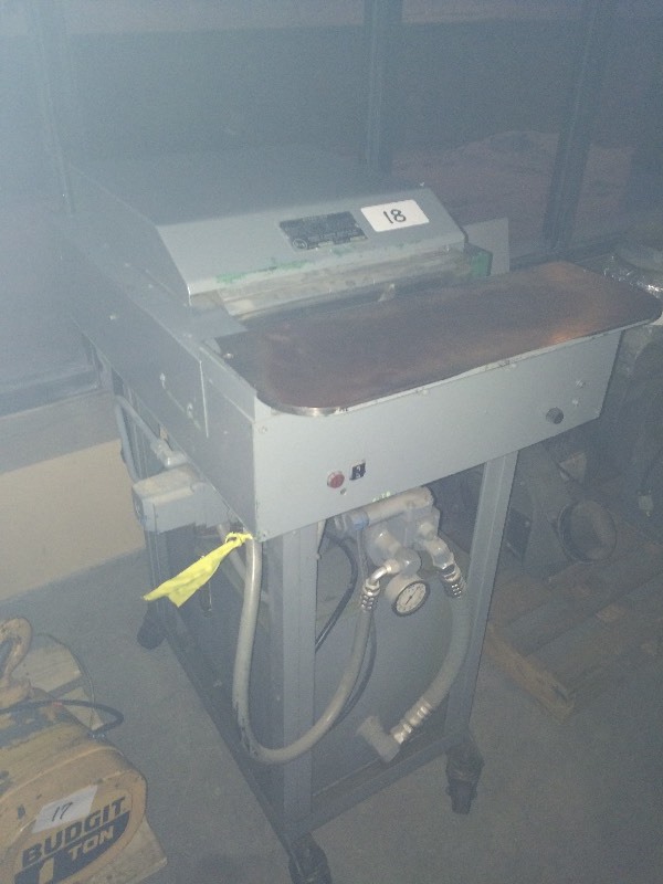 lot 18 image: Speed nip machine