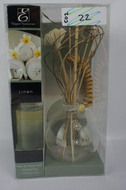 lot 22 image: Elegant Expressions 7.2oz Linen Highly Fragrant Reed Diffuser
