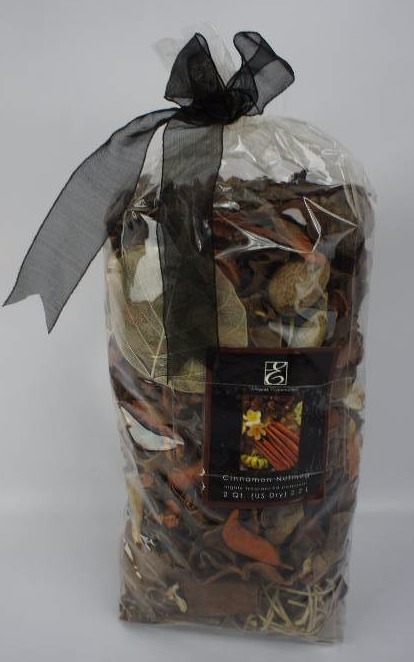 lot 11 image: Elegant Expressions Cinnamon Nutmeg Dry Potpourri