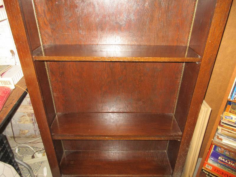 lot 13 image: Tradional Solid Wood Book Case