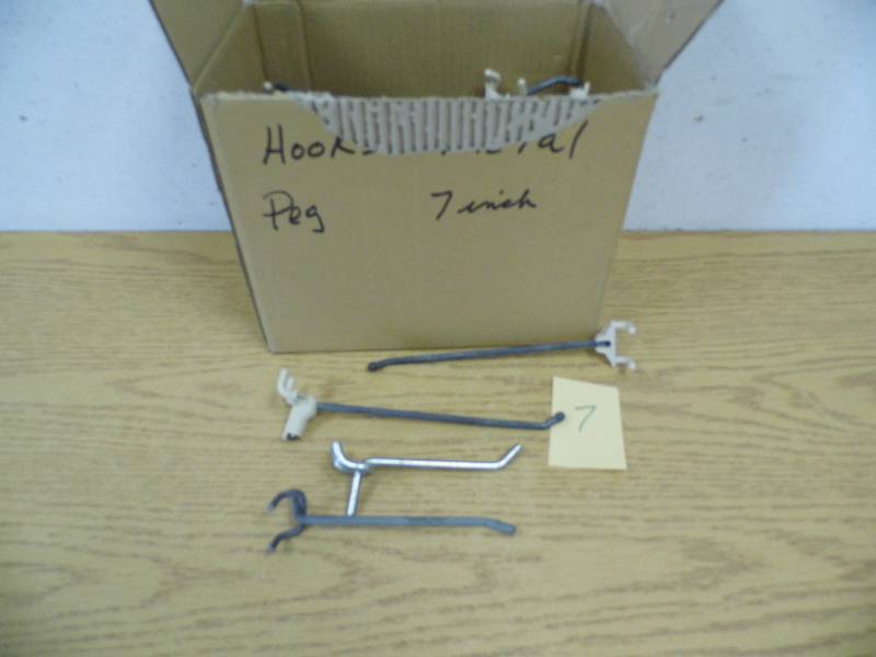 4 & 7 Peg Hooks