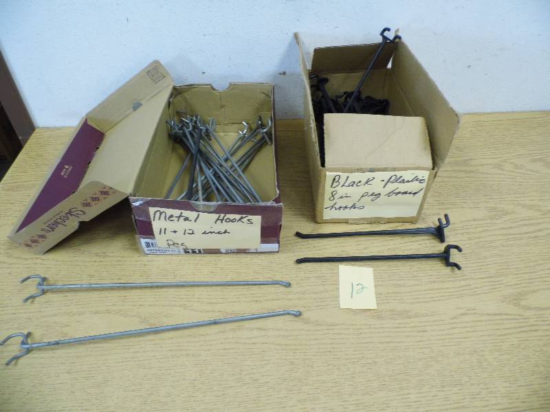 8 Black Peg Hooks