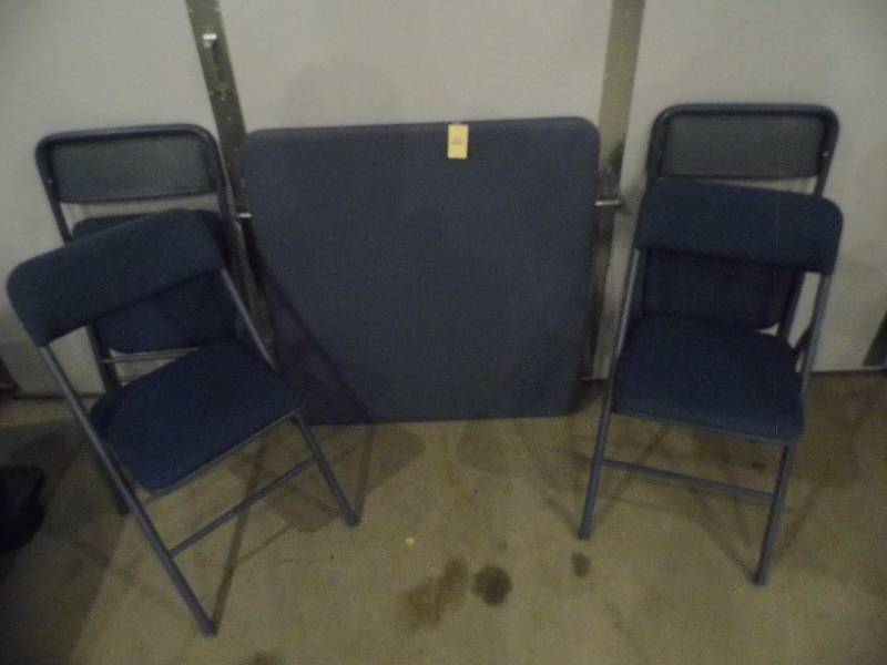 Card Table w Chairs