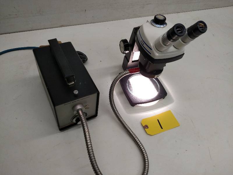 lot 1 image: Bausch & Lomb StereoZoom 5 Microsco...