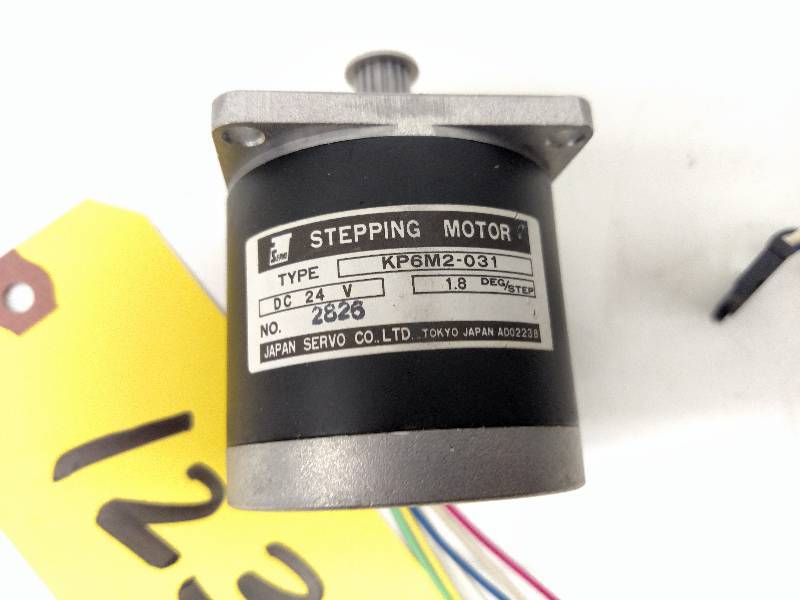 lot 123 image: Japan Servo KP6M2-031Step Motor...