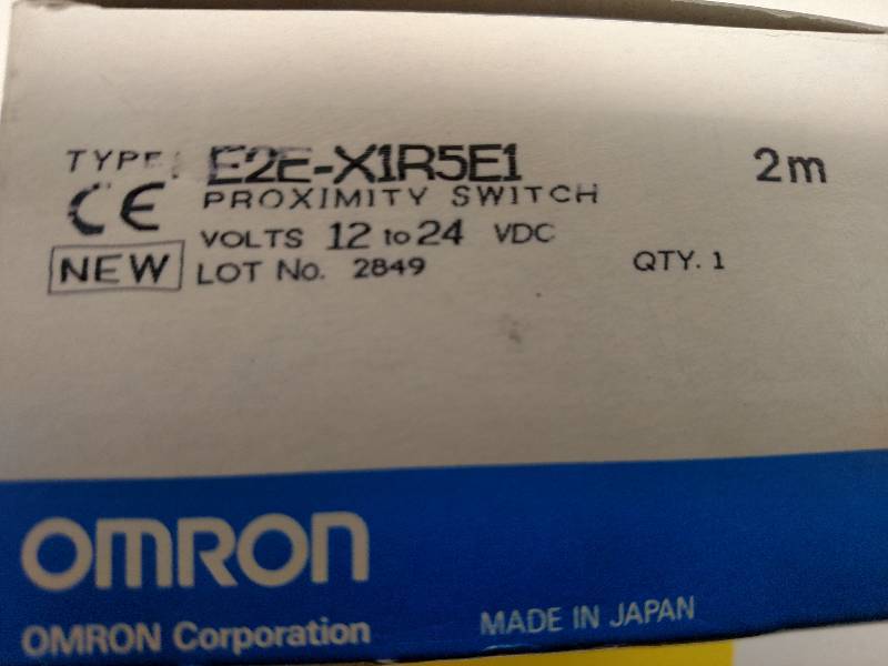 lot 86 image: Omron E2E-X1R5E1 Proximity Switch...