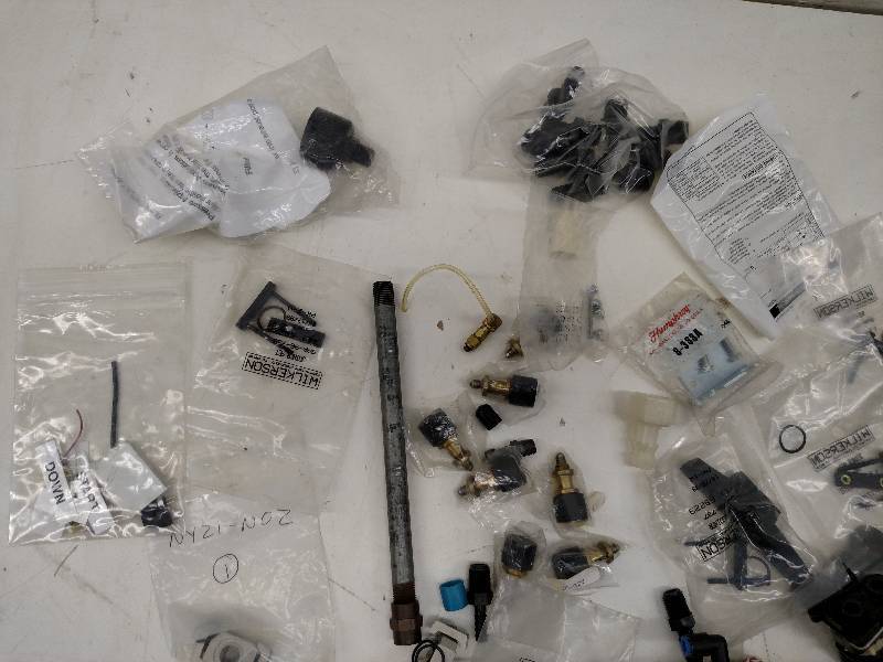 lot 261 image: Asstd Pneumatic Components...