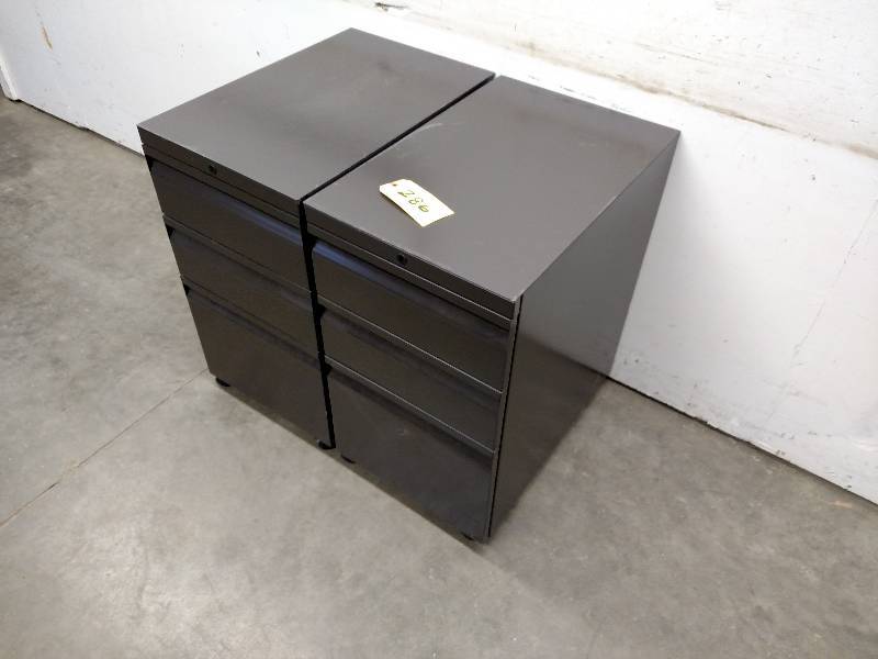 lot 286 image: (2) Knoll Rolling File Cabinets...