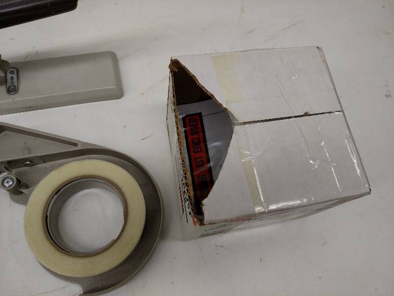 lot 303 image: Heavy Duty Stapler, (2) Tape Dispen...