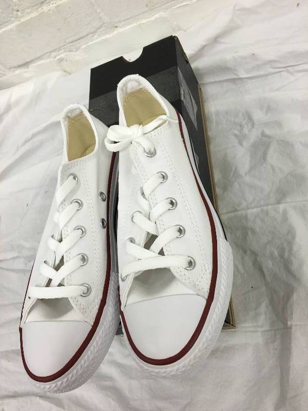 Converse Kids Chuck Taylor All-Star Low-Cut Sneaker Size 2 Youth