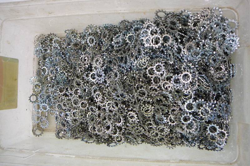 Lock washers 38 external