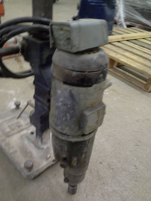 lot 17 image: Truco Dymodrill