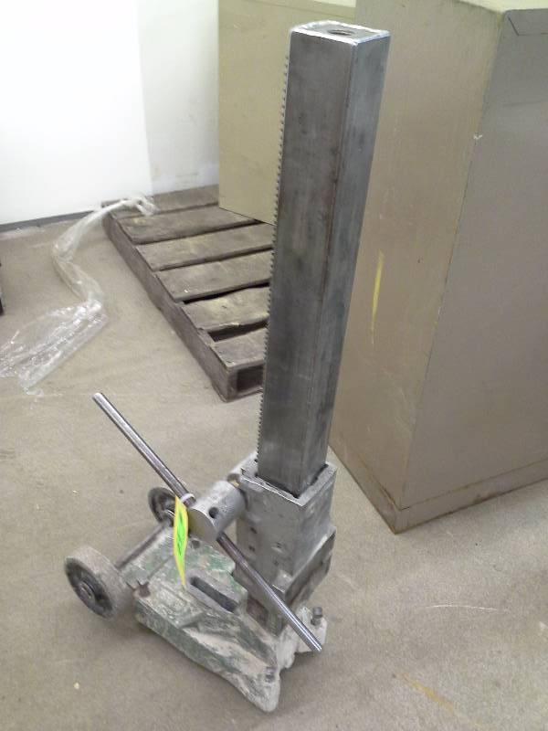 lot 19 image: Dymodrill Stand