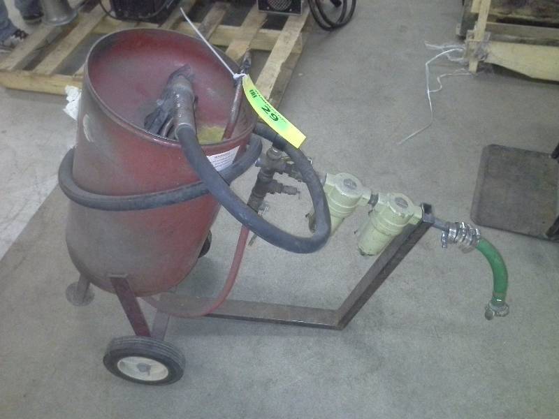 lot 29 image: Abrasive Blaster