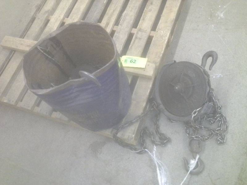 lot 62 image: 1-Ton Chain Hoist with Additional Pulleys