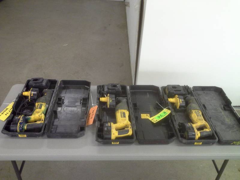lot 74 image: (3) DeWalt DC385 Variable Speed Reciprocating Saws