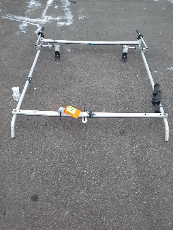 lot 7 image: Vehicle Ladder Rack