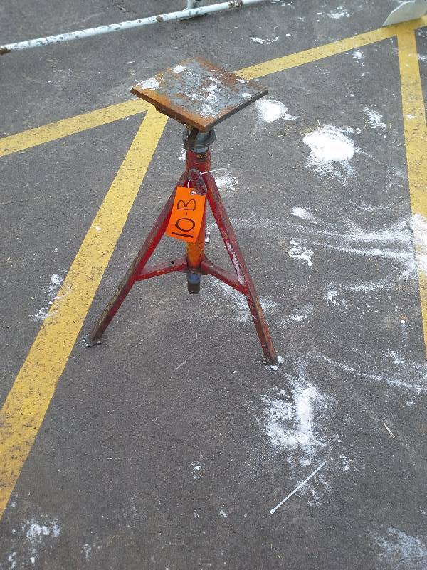 lot 10B image: 3 Point Jack Stand