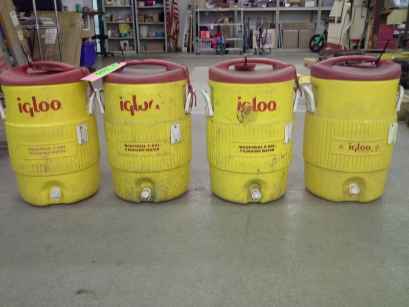 lot 109 image: Igloo Water Coolers (4)