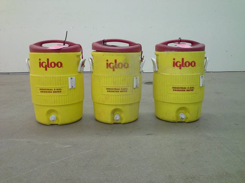 lot 110 image: Igloo Water Coolers (3)