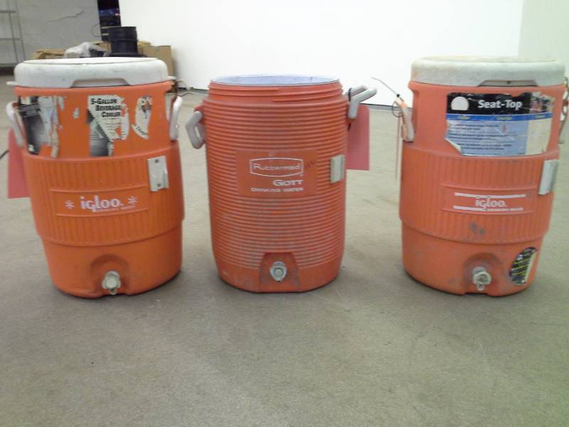 lot 111 image: Rubbermaid Coolers (3)