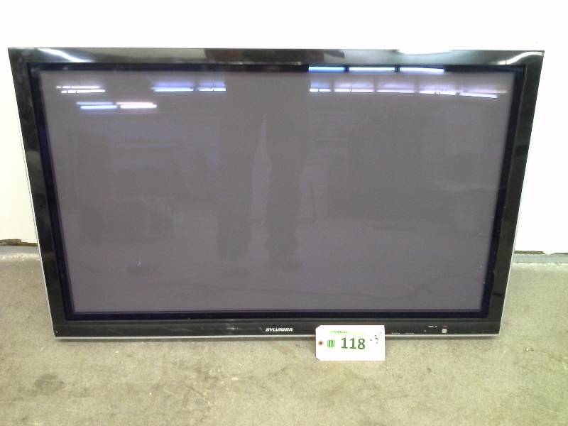 lot 118 image: Sylvania 43 TV