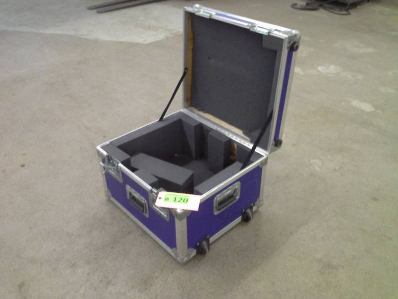 lot 120 image: Heavy Duty Chest