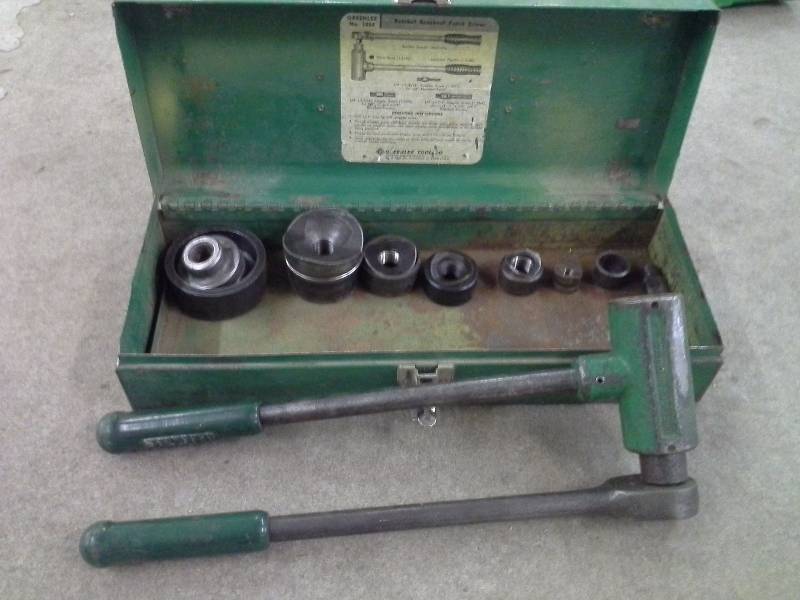 lot 141 image: Greenlee Ratchet 1804 Knockout Punch Driver