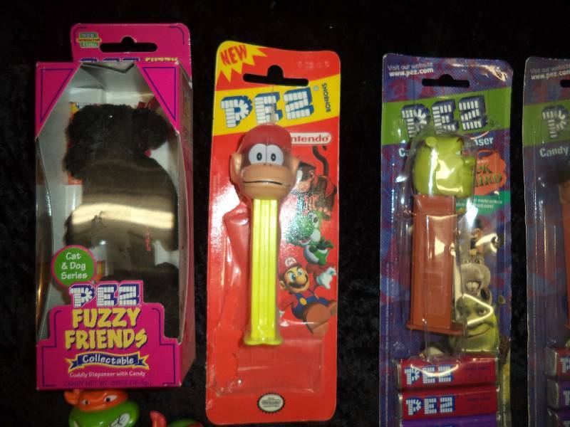 Lot - PEZ, Indy, NASCAR