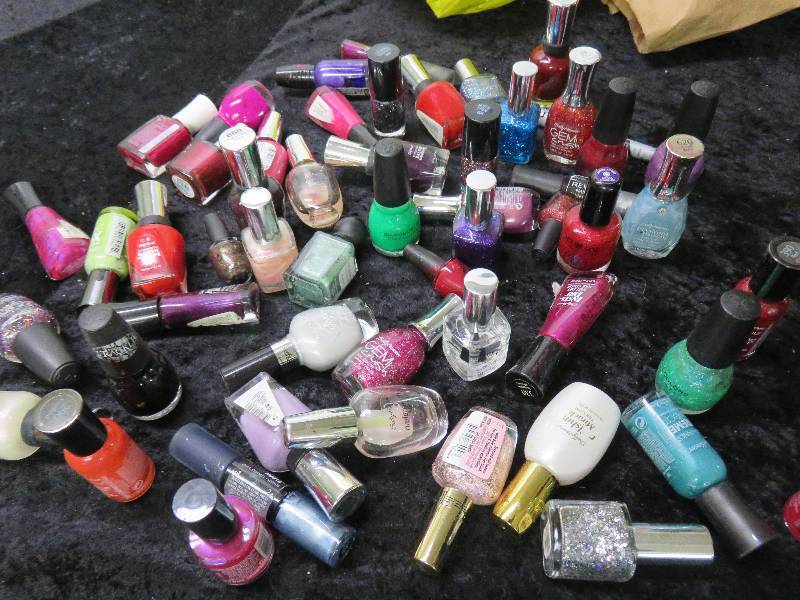 fingernail polish