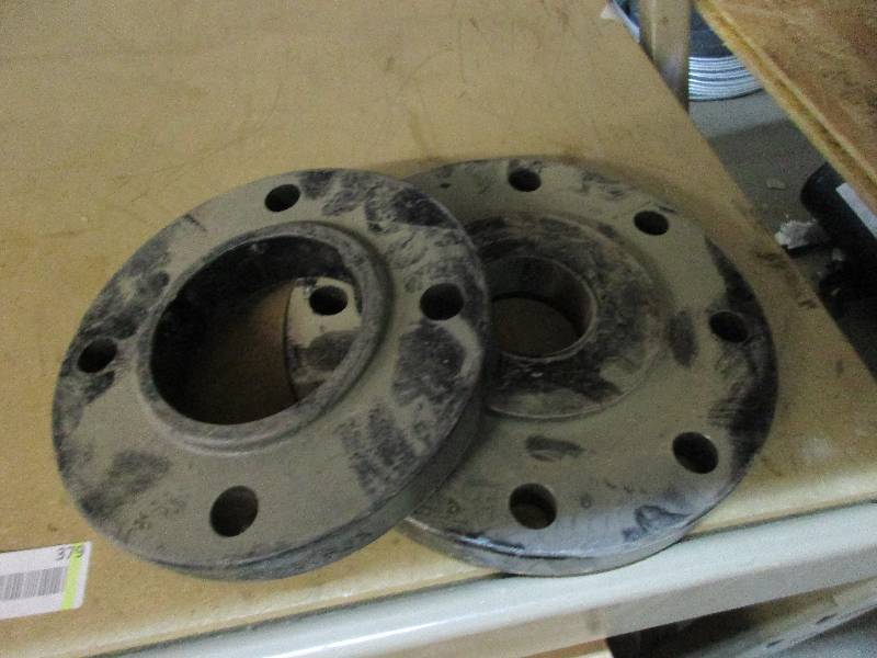 2 flanges