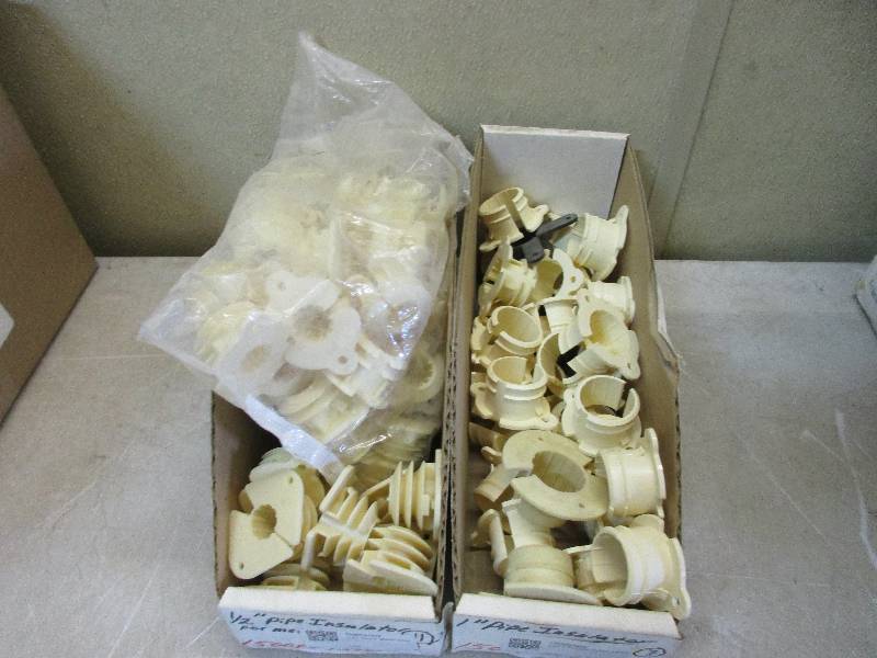 Pipe insulators