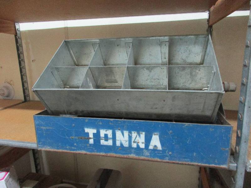 2 Storage Trays
