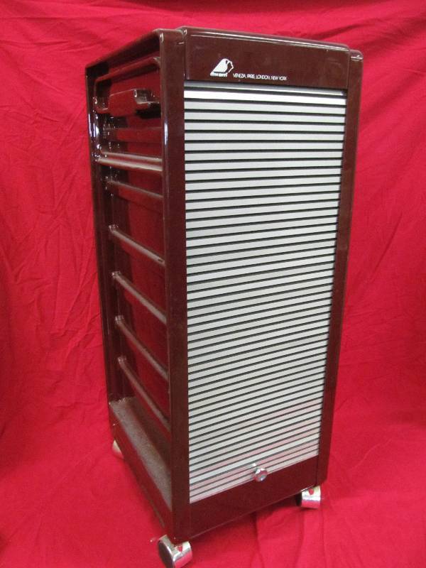 lot 6 image: hair salon cabinet