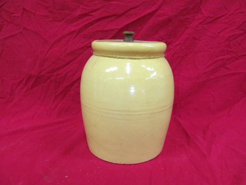 lot 21 image: crock