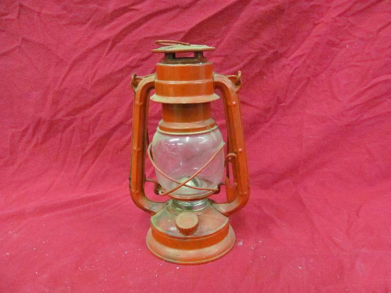 lot 33 image: vintage lantern