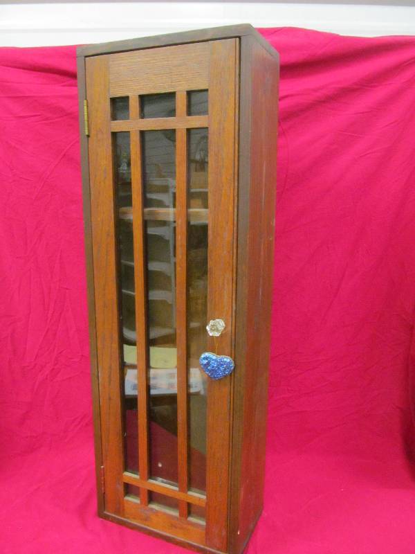 lot 50 image: cabinet
