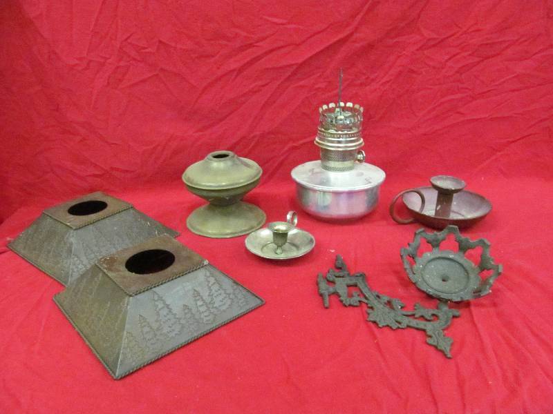lot 69 image: vintage lantern base