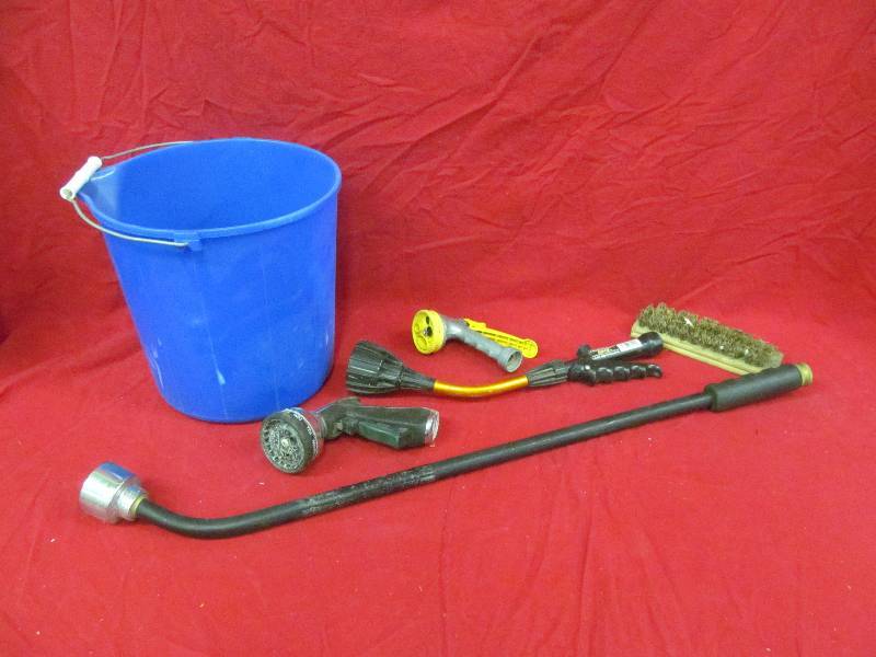 lot 82 image: wash bucket