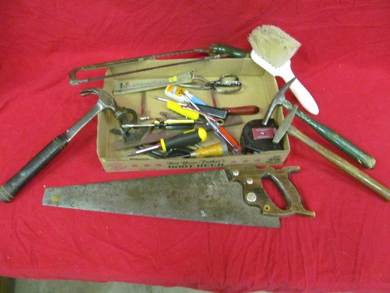 lot 83 image: hand tools