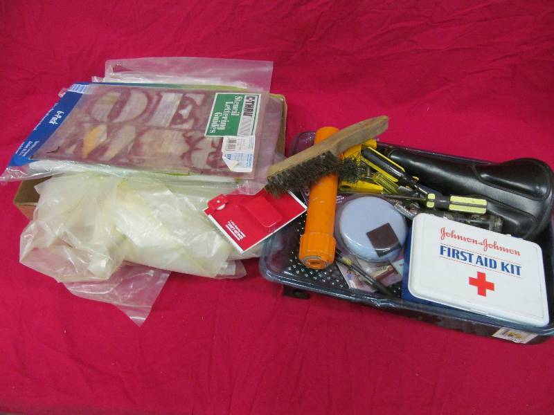 lot 84 image: paint supplies